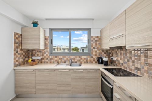 Η κουζίνα ή μικρή κουζίνα στο Kali Zoi Apartment