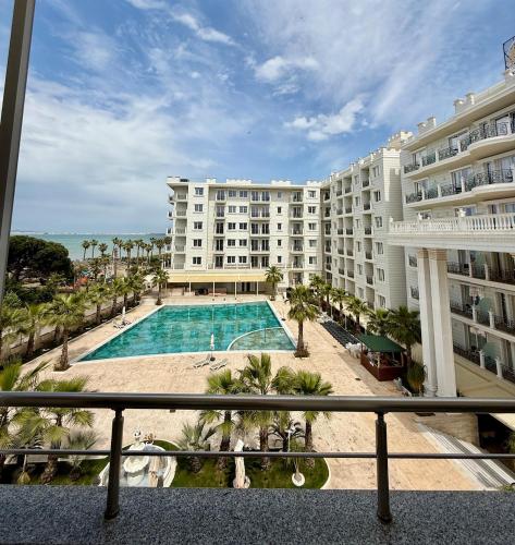 Бассейн в Ajan Alushani Apartment или поблизости