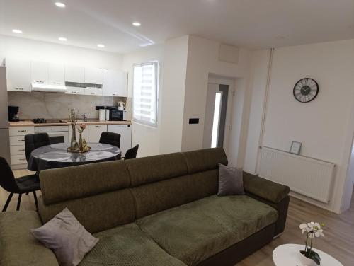 Apartman Ladini Lana