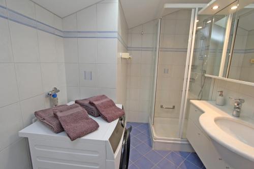 Un baño de Orizzonte Blu by HolAp SA