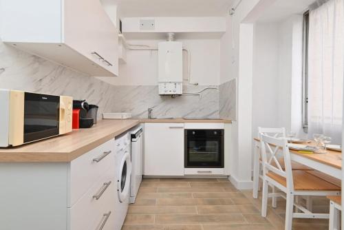 Photo de la galerie de l'établissement Charmant Appartement 2 Pièces avec Balcon, à Marseille