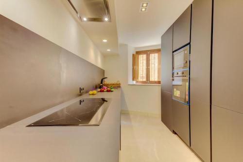 Fotografia z galérie ubytovania Charming Pollensa Villa Alicanti 4 Bedrooms Positioned In The Heart Of Old Town v destinácii Pollença