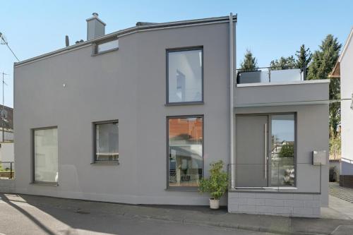 Το κτήριο όπου στεγάζεται  η παραθεριστική κατοικία