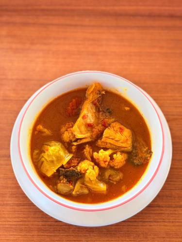 Makanan di atau berdekatan asrama