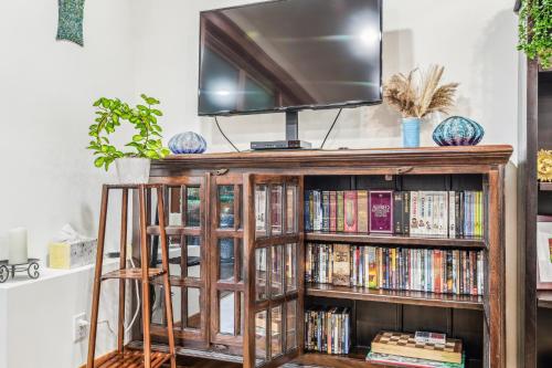 Gallery image of Lush Garden Home - Private Gym & Ferry Access in Hawley