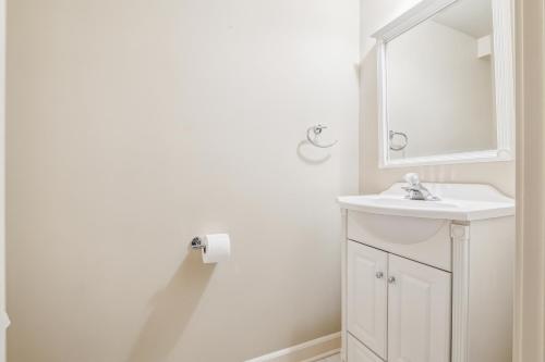 Gallery image of Lush Garden Home - Private Gym & Ferry Access in Hawley