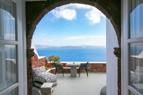 Fotografie z fotogalerie ubytování Aurora Grace Villa With Indoor Plunge Pool Caldera View Wpv Oia Santorini v destinaci Thólos