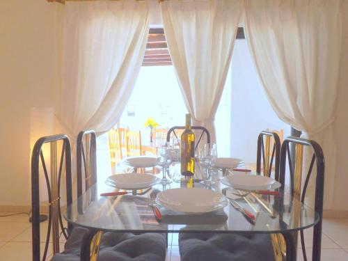 Villa Rupert - 3 Bedrooms private pool WIFI AC