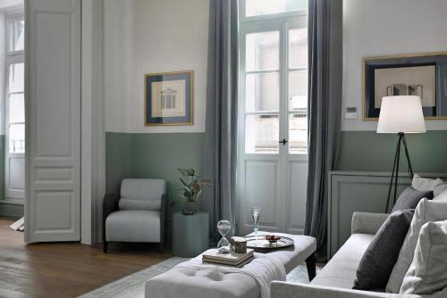 Exquisite Athens Apartment 1 Bedroom Apartment Metalicana Balcony