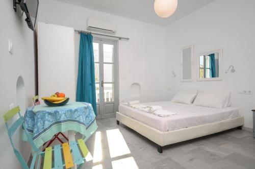 Katil atau katil-katil dalam bilik di Endearing Naxos Apartment Quadruple Studio Private Balcony City Center Saint George