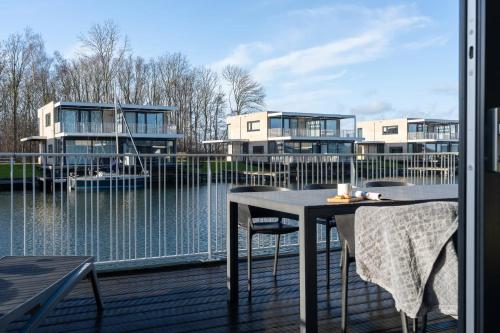 Θέα στο ποτάμι κοντά σε αυτή η βίλα