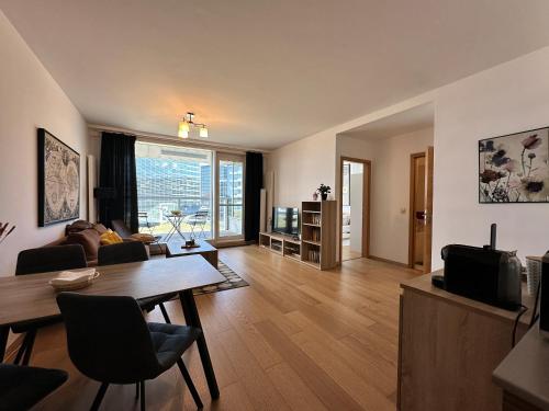 2 apartments in 1 building