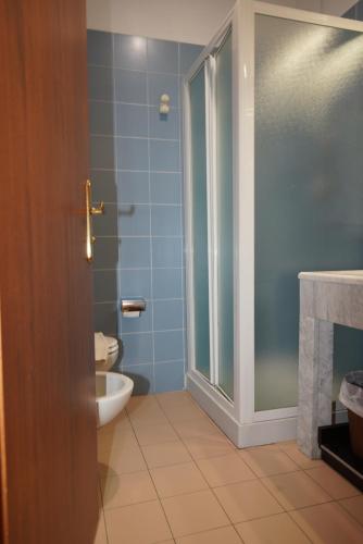 Gallery image of Hotel Rivadoro-Spiaggia ombrellone e lettini-Piscina-Parcheggio in Martinsicuro