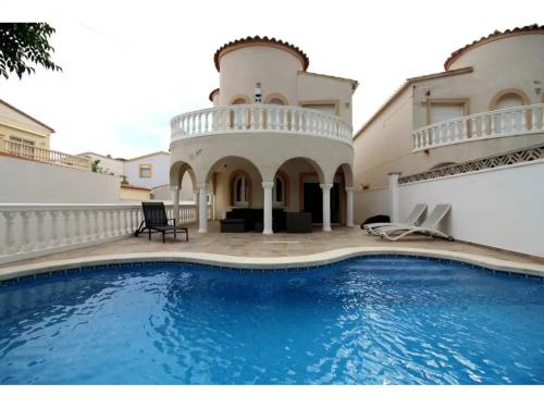 Grande villa familiale avec piscine, près plage et canaux