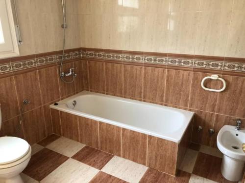 Ένα μπάνιο στο Grande villa familiale avec piscine, près plage et canaux