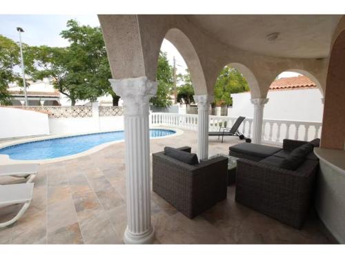 Grande villa familiale avec piscine, près plage et canaux