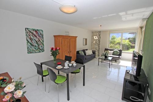 Χώρος καθιστικού στο Residenza Ascomonte, Parterre, App 29 by HolAp SA