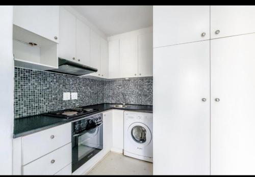 Η κουζίνα ή μικρή κουζίνα στο One Bedroom Loevenstein