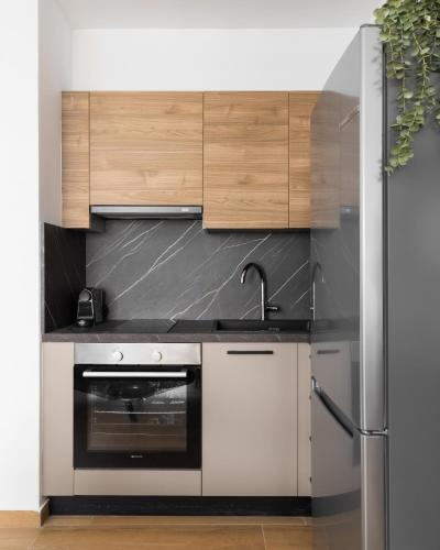 Dapur atau dapur kecil di Babylon Luxury Suites No2 by BiNoBi!