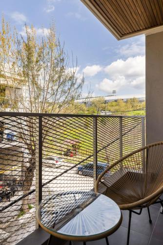 Balkoni atau teres di Babylon Luxury Suites No2 by BiNoBi!