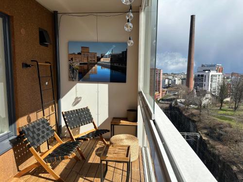 Μπαλκόνι ή βεράντα στο Top of the Lake - two bedrooms, free parking