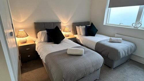 Postel nebo postele na pokoji v ubytování Luxury 1-Bed Town Centre Platform South Stevenage
