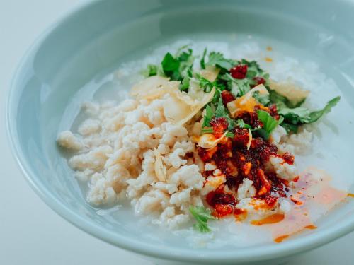 Makanan di atau berdekatan hotel