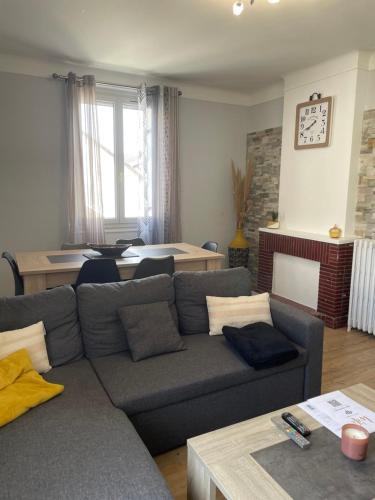 Le gîte de Myrlène-30min Parc Fédéral-12min CNPE CAUTION OBLIGATOIRE SWIKLY