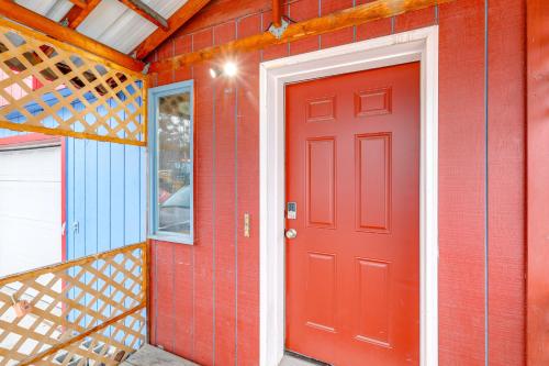 Φωτογραφία από το άλμπουμ του Near Dtwn and Pioneer Park Fairbanks Home with Deck! σε Φέρμπανκς