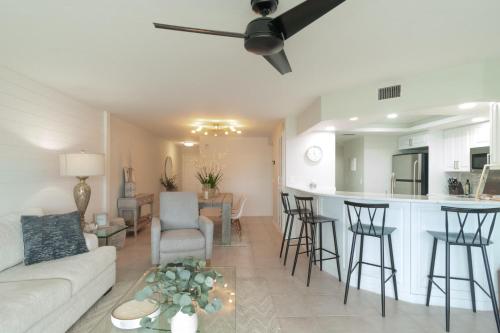 Gallery image of Islander Cove 402 in Marco Island