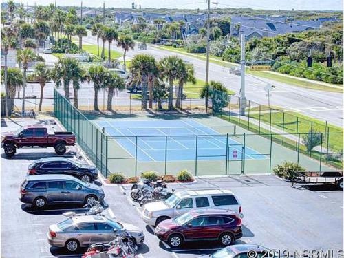 Tenis dan/atau kemudahan skuasy di Oceanfront 2br2ba Condo At Castle Reef, Nsb Fl atau berdekatan