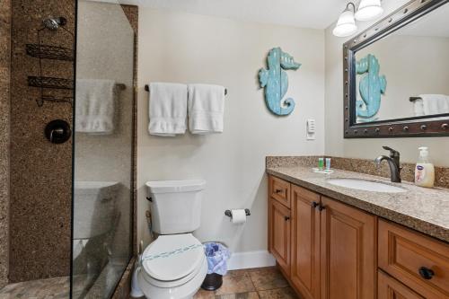 Bilik mandi di Oceanfront 2br2ba Condo At Castle Reef, Nsb Fl