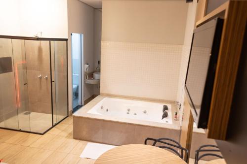 Un baño de Luna's Motel