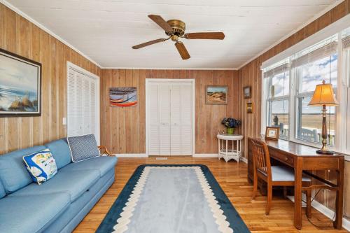 Gambar di galeri bagi Late For The Sky by Oak Island Accommodations di Caswell Beach