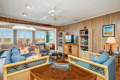 Gambar di galeri bagi Late For The Sky by Oak Island Accommodations di Caswell Beach