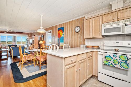 Gambar di galeri bagi Late For The Sky by Oak Island Accommodations di Caswell Beach
