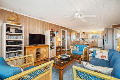 Gambar di galeri bagi Late For The Sky by Oak Island Accommodations di Caswell Beach