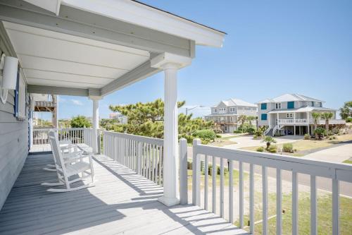 Gambar di galeri bagi Late For The Sky by Oak Island Accommodations di Caswell Beach