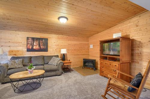 Χώρος καθιστικού στο Wyandot Woods - Cape Cod