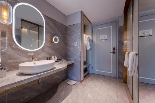 Mercure Shenzhen Nanshanにあるバスルーム