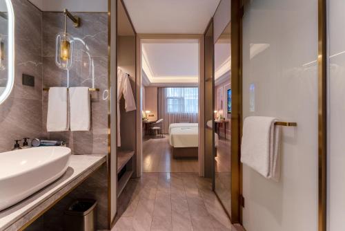 Mercure Shenzhen Nanshanにあるバスルーム