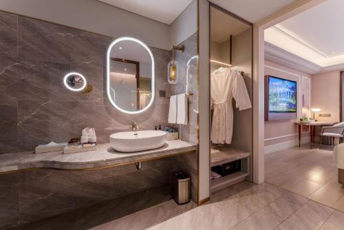 Mercure Shenzhen Nanshanにあるバスルーム