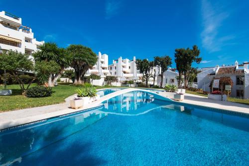 CORAL ISLAND Mediterranean Penthouse WITH LARGE SOLARIUM