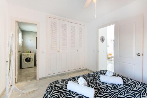 CORAL ISLAND Mediterranean Penthouse WITH LARGE SOLARIUM