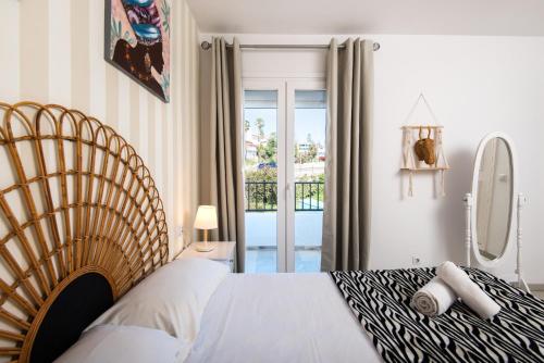 CORAL ISLAND Mediterranean Penthouse WITH LARGE SOLARIUM
