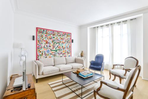 Stylish 2BR in Private Mansion at Rue de Passy