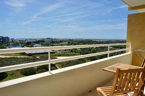 Sunny Apartment in Alvor - Balcony, Sunset, dishwasher, AC & Wi-Fi