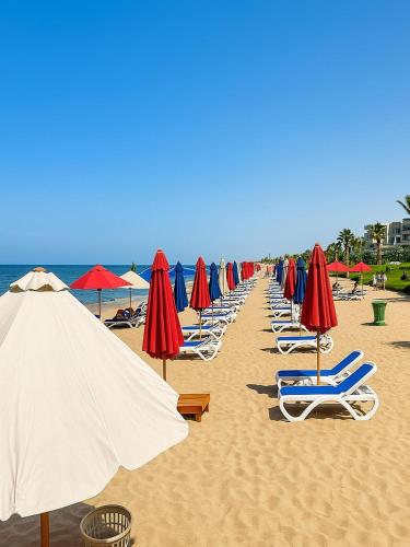 Stunning Sea Views and Relaxation Book Your Escape Today