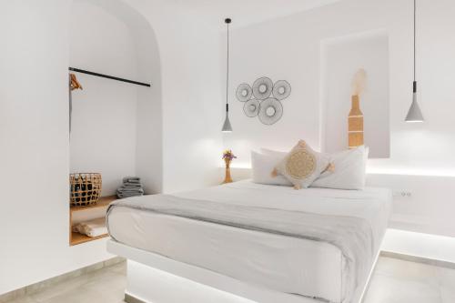 August Mykonos