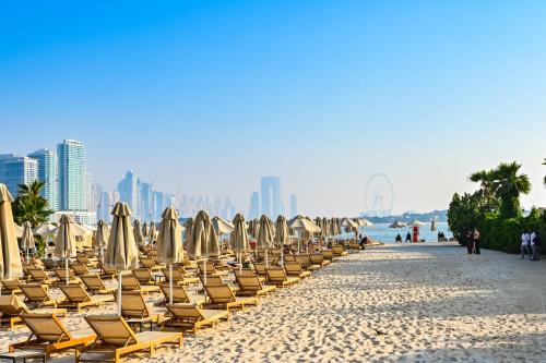 Seven Palm Residences - Private Beach Access, Infinity Pool with Sea View photo 3